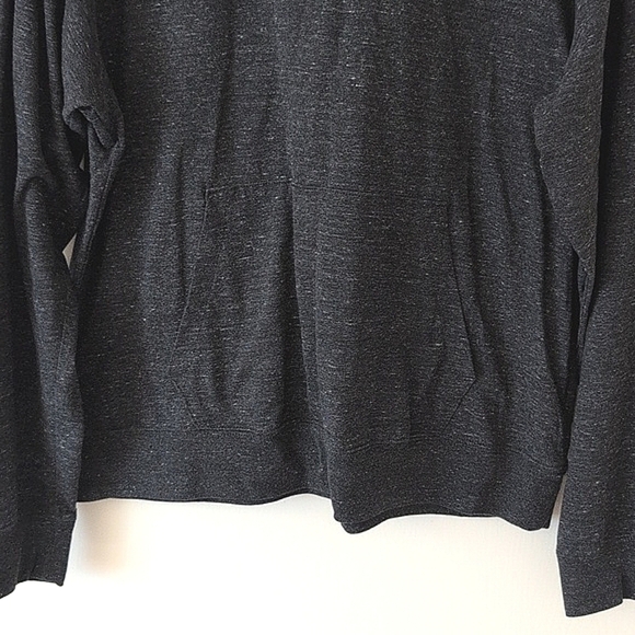 Nike Womens Medium Hooded Long Sleeve Shirt Gray Activewear Athleisure Sporty - Picture 2 of 8